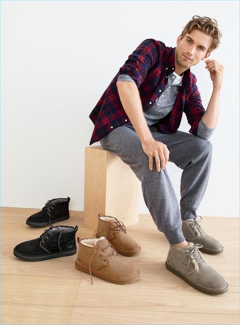 Uggs Outfit Winter, Best Male Models, Rj King, How To Wear Joggers, Boots Men Outfit, Ugg Boots Outfit, Ugg Neumel, Classic Ugg Boots, Chukka Boots Men