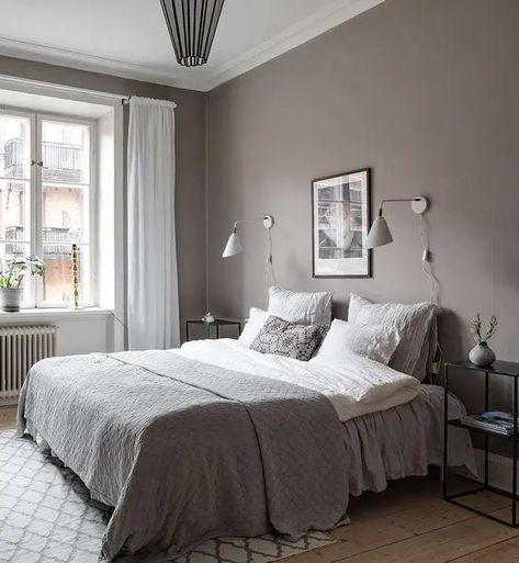 33 Elegant Taupe Bedroom Decor Ideas - Shelterness White Wicker Bedroom Furniture, White Wicker Bedroom, Bedroom Nightstand Decor, Wicker Bedroom Furniture, White Curtains Bedroom, Warm Grey Walls, Taupe Bedroom, Gray Bedroom Walls, Grey Bedroom Decor