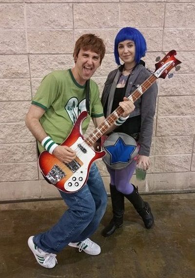 Scott Pilgrim Costume Couple, Scott Pilgrim Vs The World Halloween, Ramona Flowers And Scott Pilgrim Costume, Scott Pilgrim Vs The World Halloween Costume, Romana Flowers Scott Pilgrim Costume, Scott Pilgrim Couples Costume, Romona Flowers Scott Pilgrim Costume, Couple Halloween Ideas Costumes, Ramona Flowers Blue Hair Outfit