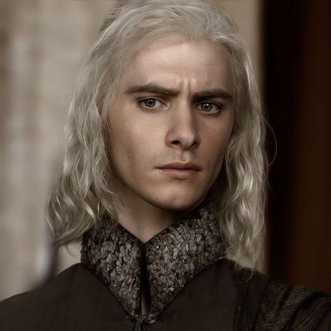 Xenophilius Lovegood - Harry Lloyd Harry Lloyd Game Of Thrones, Viserys Targaryen Game Of Thrones, Targaryen Men Face Claims, Viserys Iii Targaryen, Xenophilius Lovegood, Loki's Children, Game Of Thrones Men, Harry Lloyd, Viserys Targaryen