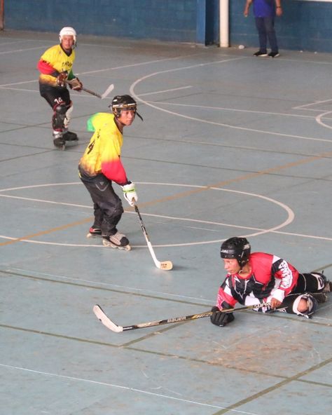 Algunos de los #Momentos que nos dejó el Campeonato Nacional de Hockey En Línea Guatemala 2024 que se realizó en el complejo deportivo de Livingston Izabal #Kaibiles #Piratas #Correcaminos #Chimaltenango #Tigres #SomosFedepag tu federación. #hockey #hockeylife #hockeyplayer #hockeyislife #hockeygame #hockeymask #hockeyfan #hockeygram #hockeymom #hockeyplayers #hockeygirl #hockeylove #hockeyboy #hockeystick #hockeysyndicate #hockeytime #Guatemala #GT #Guate #Izabal #Livingston #NHL Livingston, Guatemala, Nhl, Hockey, Ice Hockey