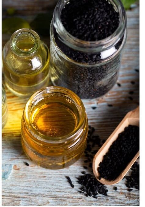 7 Incredible Benefits of Black Seed Oil for Women Cumin Benefits, Black Seed Oil Benefits, Benefits Of Black Seed, Black Cumin, Poor Digestion, Seasonal Allergies, Black Seed Oil, Milk Shakes, Healthy Liver