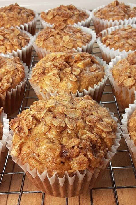 Apple Cinnamon Oatmeal Muffins, Cinnamon Oatmeal Muffins, Apple Oatmeal Muffins, Fall Muffins, Apple Cinnamon Oatmeal, Cinnamon Muffins, Cinnamon Oatmeal, Crockpot Breakfast, Homemade Muffins