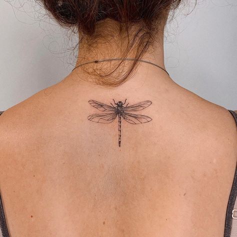 Dragonfly Tattoo, Small Dragonfly Tattoo, Bauch Tattoos, Flying Tattoo, Dragonfly Tattoo Design, Insect Tattoo, Muster Tattoos, Tattoo Collection, Dainty Tattoos