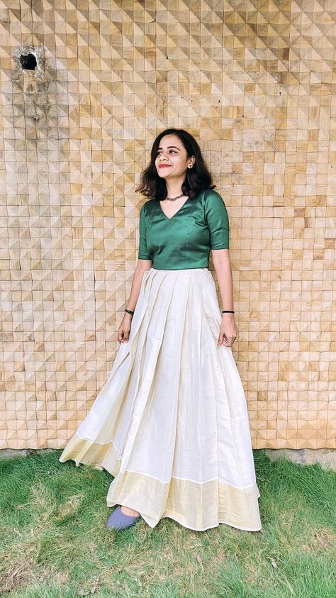 Onam Skirt And Top Designs, Kerala Style Skirt And Top, Onam Dress Ideas, Onam Dress, Long Skirt Outfits For Summer, Onam Outfits, Traditional Skirts, Simple Frocks, Lehenga Designs Simple