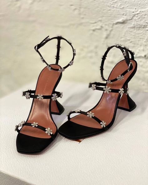 Fluffy Heels, High Heel Gladiator Sandals, Gladiator High Heels, Shoes Heels Classy, Modern Sandals, High Heel Slippers, Heels Classy, Elegant Shoes, Heel Slippers