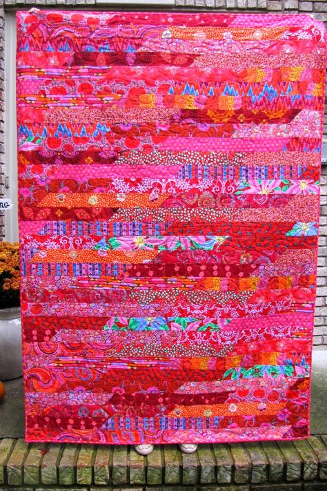 Jelly Roll Quilting, Patterns Textiles, Strip Quilting, Jelly Roll Race Quilt, Jelly Roll Race, Pink Quilt, Bright Quilts, Kaffe Fassett Quilts, Jelly Roll Quilt Patterns