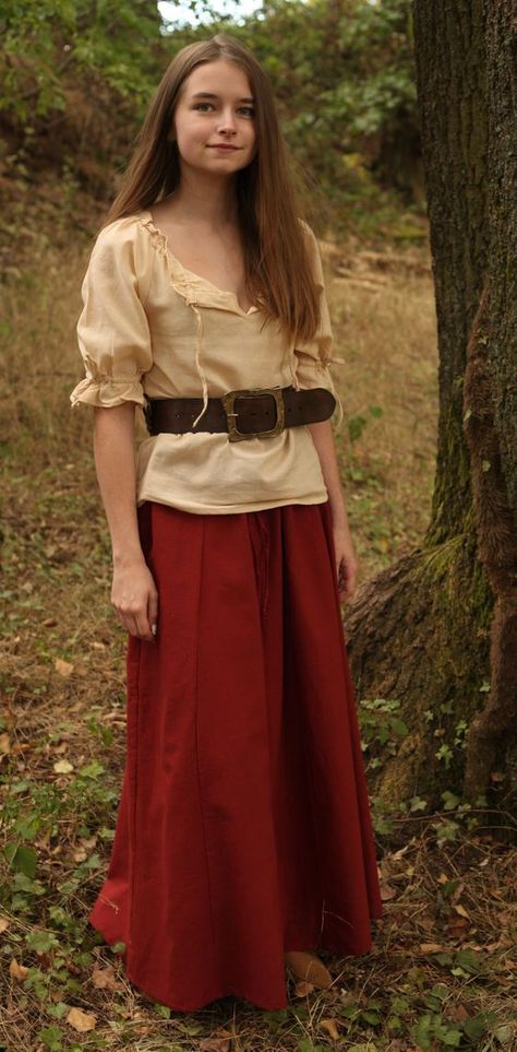 Medieval Blouse, short sleeves order online with larp-fashion.co.uk Medieval Villager Clothing, Simple Rennaisance Costume, Medieval Modern Outfit, Medieval Outfit Aesthetic, Modern Medieval Fashion, Medieval Peasant Woman, Medieval Outfit Women, Peasant Core, Medival Outfits Women