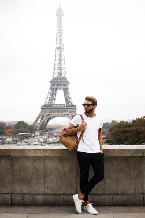 wedweddrfaevaerdfaervgf Erik Forsgren, Paris Outfit Ideas, Paris Photo Ideas, Paris Travel Photography, Travel Pose, Insta Poses, Mens Photoshoot Poses, Mens Summer Outfits, Paris Pictures