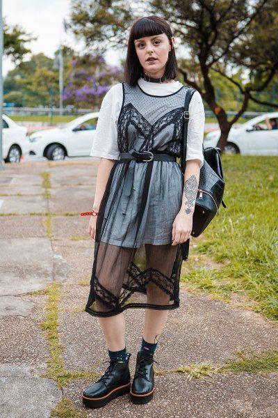 Sheer Dress Outfit Street Style, Sheer Dress Outfit, Sheer Dresses Outfit, Mesh Dress Outfit, Layered Clothes, Fem Fashion, Sheer Outfit, Dress Layering, Classy Party