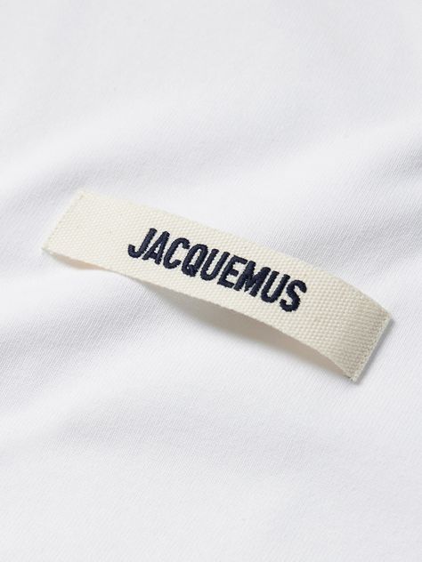 Jacquemus Label, Neck Tag Design, Clothing Tags Label, Lama Jouni, Korean Fashionista, Clothing Brand Logo Design, Brand Merch, Suit Carrier, Casual Pieces