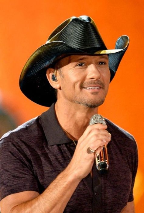 Tim Mcgraw Shirtless, Tim Mcgraw Family, Dawn Olivieri, Gratiela Brancusi, Isabel May, Encore Las Vegas, Billy Bob Thornton, Tim And Faith, Tim Mcgraw Faith Hill