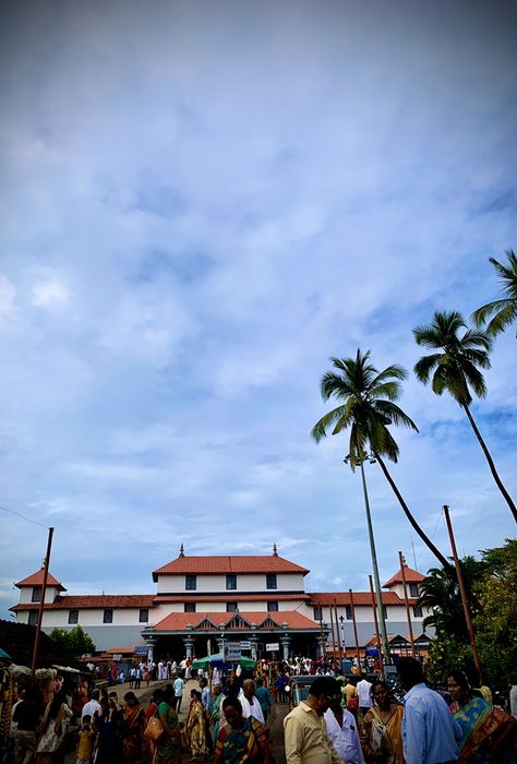 Dharmasthala Temple, Quotes Bff, Jeep Wallpaper, Bike Couple, Temple Photography, Temple Pictures, Sky Images, Ganesh Photo, Shivaji Maharaj