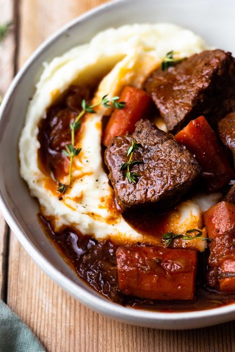 Braised Venison Roast, Roast Venison Recipes, Braised Venison, Deer Roast, Elk Recipes, Venison Stew, Venison Roast, Deer Recipes, Deer Meat Recipes