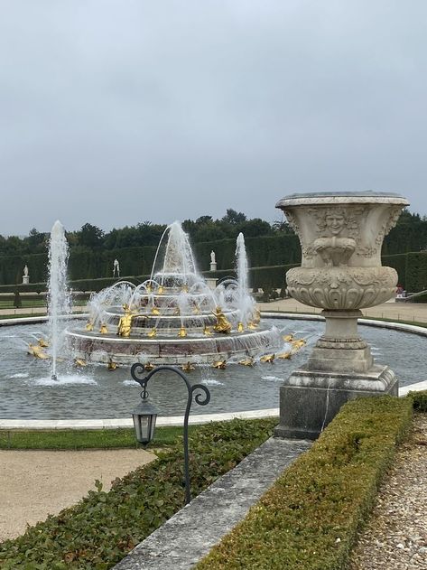 Versailles Garden, Chateau Versailles, Classic House Exterior, Royalty Aesthetic, Garden Aesthetic, Royal Garden, Palace Of Versailles, Enchanted Garden, New Paris