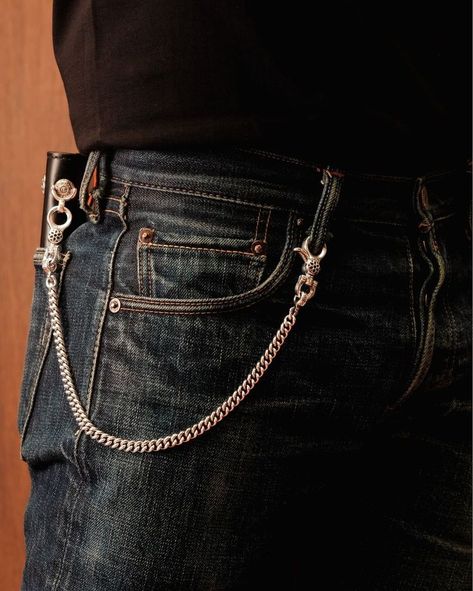 Wallet Chain Outfit Men, Chain Outfit Men, Wallet Chain Outfit, Jeans With Chains On The Side, Chain Outfit, Jeans With Chains, Chain Pants, Pant Chains, Dark Men