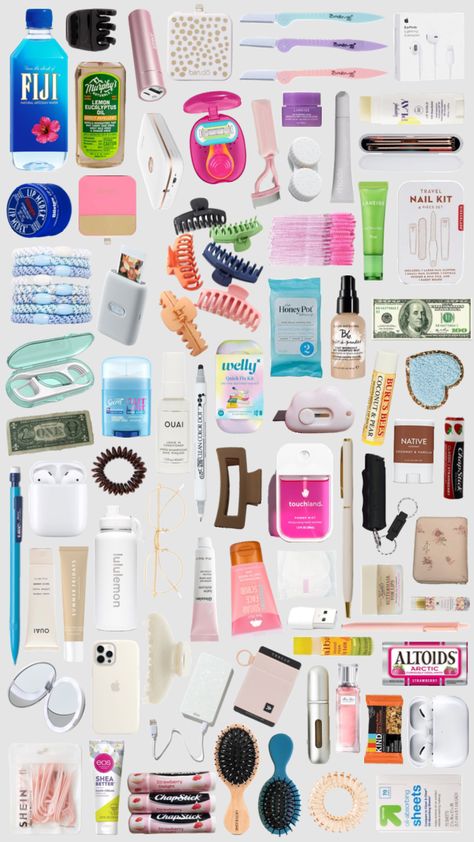 what’s in my purse? School Backpack Essentials, What's In My Backpack, In My Backpack, What's In My Purse, School Bag Essentials, In My Purse, My Backpack, Backpack Essentials, Lemon Eucalyptus