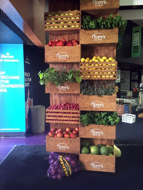 Fruit And Veg Shop, Juice Bar Design, Produce Displays, Impact Design, Vegetable Stand, Vegetable Shop, Grocery Store Design, Supermarket Design, Lavender Rosemary