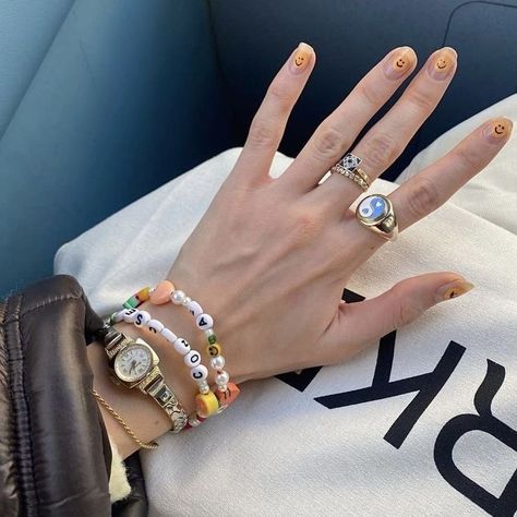 Watch Astethic, Ring Astethic, Ring Placement Ideas, Ring Placement, 90’s Outfits, Cartier Love Ring, Nail Jewelry, Dope Jewelry, Jewelry Fashion Trends