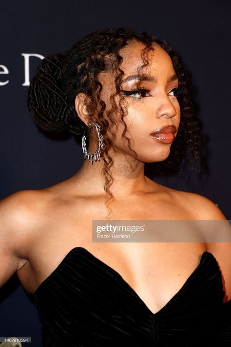 Loc Updo, Chloe And Halle, Twa Hairstyles, Short Locs Hairstyles, Wedding Hairstyles Bride, Dreadlock Styles, Updo Styles, Protective Hairstyles Braids, Dreadlock Hairstyles