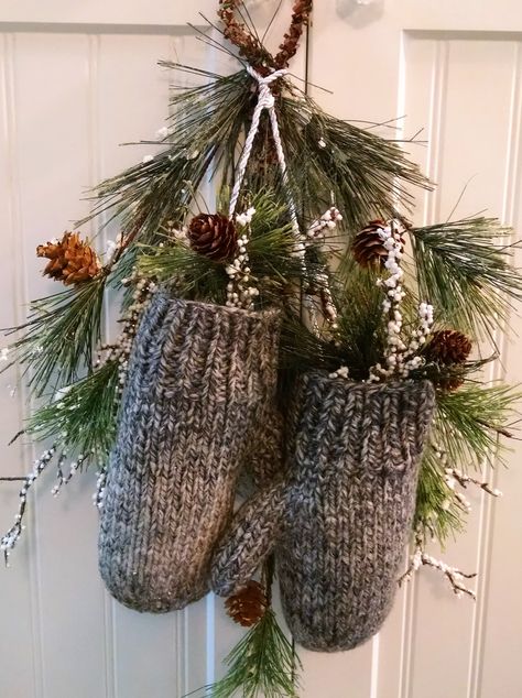 Mitten ornaments