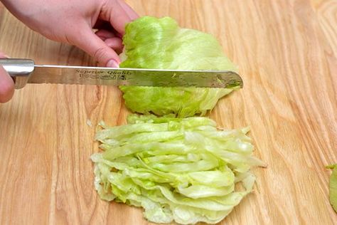 How to Shred Lettuce: 16 steps (with pictures) - wikiHow How To Shred Lettuce, Lettuce Salad Recipes, Bunless Burger, Lettuce Tacos, Chopped Salad Recipes, Lettuce Salad, Shredded Lettuce, Lunch Meal Prep, Chopped Salad