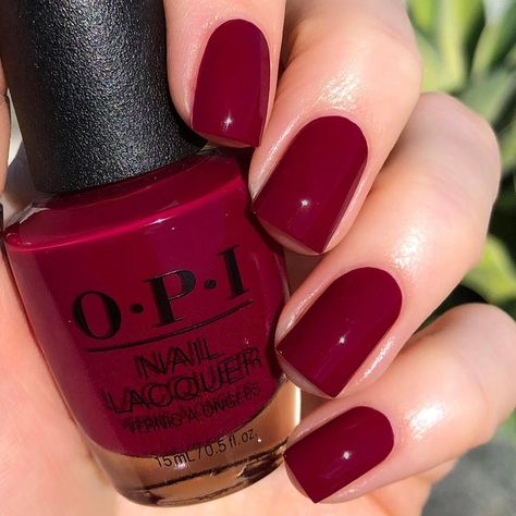 Opi Fall Nail Colors 2024, Opi Cranberry Colors, Opi Malaga Wine Gel, Opi Holiday Nails, Burgundy Toenails, Malaga Wine Nails, Shiny Red Nails, Opi Malaga Wine, Burgundy Nail Polish