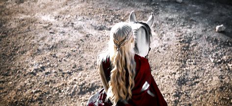 Targaryen Aesthetic Gif, Era Victoria, The Fallen Angel, Medieval Woman, Targaryen Aesthetic, Angel Warrior, The Last Kingdom, Dragon Knight, Book Writing Inspiration