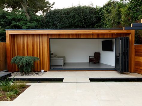 Western Red Cedar Cladding, Contemporary Garden Rooms, Garden Cabins, Cedar Cladding, Summer House Garden, Backyard Studio, Backyard Office, Timber Cladding, Casa Container