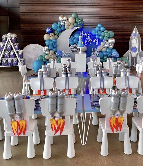 Space Astronaut Birthday Party, Astronaut Party Ideas Space Theme, Space Theme Table Decor, Four Year Old Space Birthday, Space Themed Birthday Party Activities, Astronaut Party Centerpieces, Space Graduation Theme, Astronaut Centerpiece Space Party, Planet Theme Birthday Party