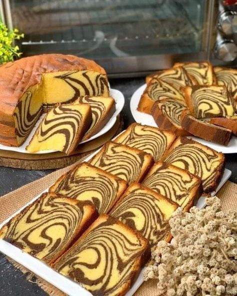 Marble Cake Recipe Moist, Zebra Cakes, Masakan Malaysia, Bolu Cake, Resipi Kek, Marble Cake Recipes, Resep Cake, Chocolate Pudding Recipes, Zebra Cake