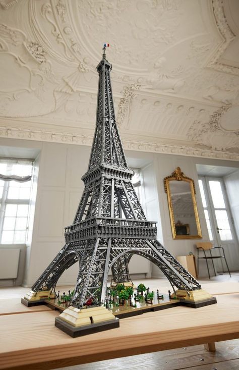 Famous Architecture Buildings, Lego Eiffel Tower, Famous Structures, Famous Architecture, Tower Building, Lego Storage, Famous Buildings, 3d Building, Lego House