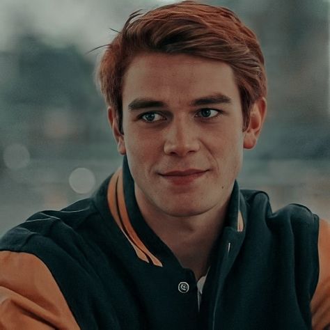 Archie Andrews Aesthetic, Archie Andrews Riverdale, Riverdale Aesthetic, Archie Andrews, Vanessa Morgan, Veronica Lodge, Riverdale Cast, Aesthetic Tumblr, Lili Reinhart