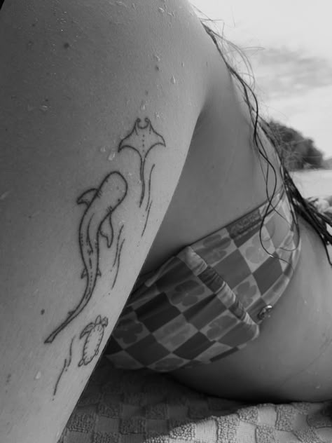 Cute Beach Tattoo Ideas, Big Stingray Tattoo, Shark Thigh Tattoo Women, Cute Upper Thigh Tattoos, Shark Simple Tattoo, Correlating Tattoos Friends, Simple Upper Arm Tattoos For Women, Beach Matching Tattoos, Simple Shark Tattoos For Women