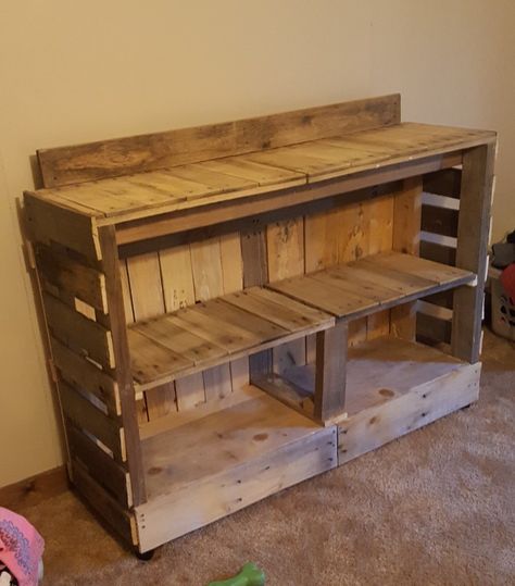 Diy Pallet Dresser, Pallet Toy Storage, Bedroom Dresser Diy, Pallet Storage Ideas, Pallet Furniture Indoor, Pallet Dresser, Pallet Chest, Pallet Furniture Designs, Pallet Storage