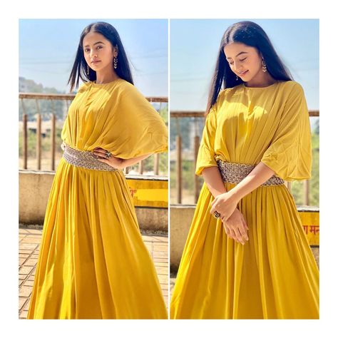 Costumes For Friends, Haldi Outfit, Sarees For Girls, Helly Shah, Cotton Kurti Designs, Indian Tv Actress, Costume Patterns, Happy Puppy, Fashion Attire