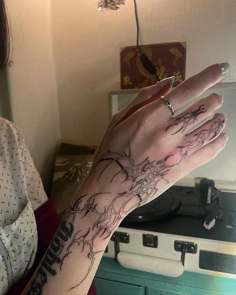 Paznokcie Hello Kitty, Cream Tattoo, Sigil Tattoo, Pretty Hand Tattoos, Sharpie Tattoos, Tattoos Geometric, Knee Tattoo, Elegant Tattoos, Dope Tattoos