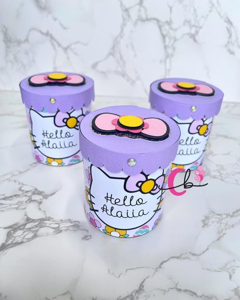 Hello Kitty Easter Birthday 🐣🐰 💕 • Gable Boxes • Pringles SWIPE ➡️ Order now in WhatsApp, DM or Etsy (link in bio) Cumpleaños Hello Kitty de Pascua 🐣🐰💕 • Cajas para dulces estilo lonchera • Pringles DESLIZA ➡️ Ordena ahora en Whatsapp, DM o Etsy (enlaces en mi biografía) • • • • • • • • • • #fyp #foryou #foryoupage #hellokitty #parati #princess #princesslove #queen #caketopper #3dletter #birthdaygirl #birthdayparty #birthdaydecorations #birthdaycake #birthdaycakeideas #birthdaywishes... Hello Kitty Easter, Easter Birthday, Gable Boxes, 3d Letters, Birthday Wishes, Birthday Decorations, Order Now, Girl Birthday, Cake Toppers