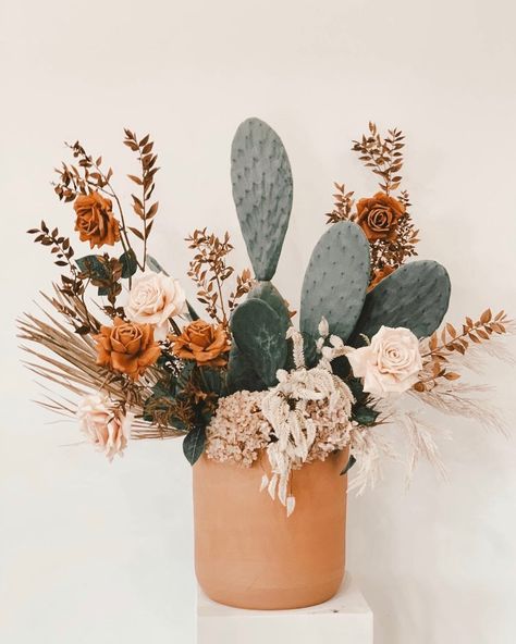 Cactus Flower Arrangements, Cactus Floral Arrangements, Birthday Potluck, Ace Hotel Wedding, Wedding November, Event Centerpieces, Southwestern Wedding, Small Flower Arrangements, Cactus Wedding