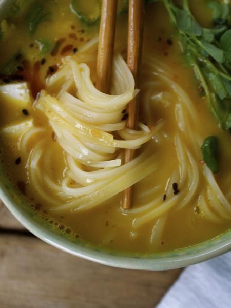 Gluten Free Ramen Noodles, 10 Minute Meal, Broth Rice, Ramen Vegan, Tofu Ramen, Gluten Free Ramen, Healthy Ramen, Easy Ramen, 10 Minute Meals