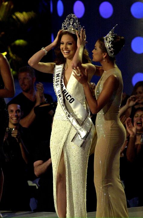 Denise Quiñones. Miss Universe 2001. De Puerto Rico Miss Universe 2001, Miss Universe, Puerto Rico, Universe, Collage, Dresses, Pins, Quick Saves