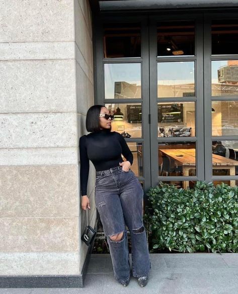 Smart Jeans Outfit Women, Athleisure Black Women, Smart Casual Women Outfits Classy Chic, Elevated Basics Outfit, Black Outfits Ideas, Baby Pink Wedding Dress, Dressing Modestly, Outfits For Black Women, Baby Pink Wedding