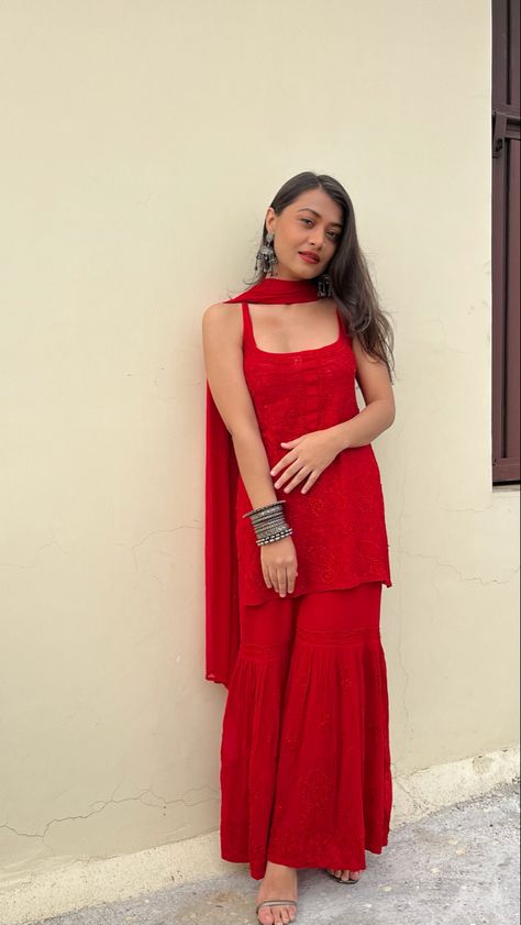 Chikankari outfits! #kurtaset #chikankari #indianfashion #kurta #red Rakhi Outfit Ideas Kurti, Red Chikankari Suits, Red Suit Designs Indian Style, Red Chikankari Kurta With Jeans, Red Kurti Design Style, Chikankari Kurta With Jeans, Kurti Aesthetics, Chikankari Sharara Suit, Chikankari Kurti With Jeans