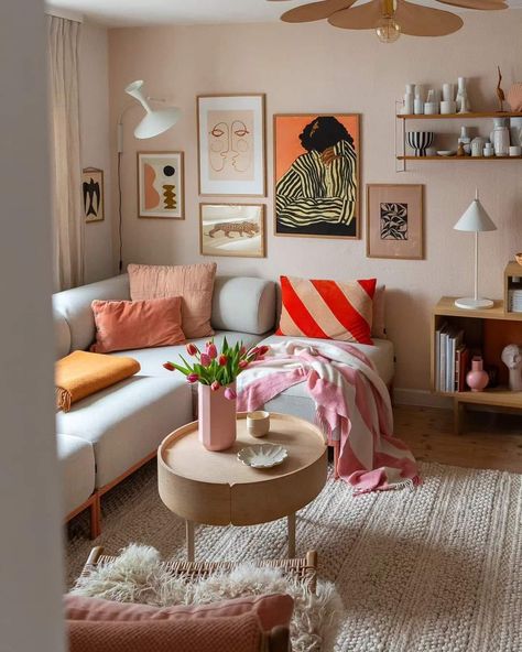 Cream Couch Living Room Apartments, Light Color Couch Living Room, White Couch White Rug, Colourful Minimalist Living Room, First Living Room Ideas, Retro Chic Interior Design, Small Living Room Office Ideas, Scandi Apartment Aesthetic, Pastel Living Room Aesthetic