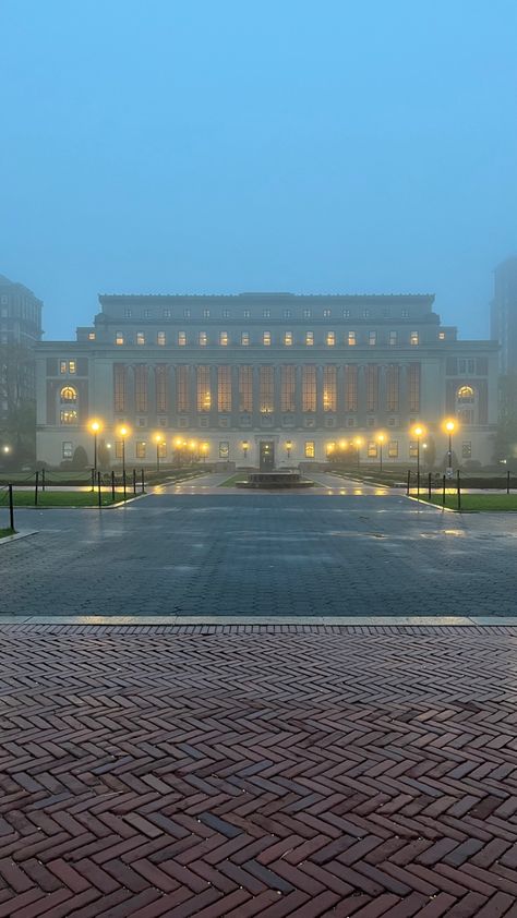 Butler Library Columbia, Vintage Ivy League Aesthetic, Ivy League University Aesthetic, Ivy League School Aesthetic, Columbia University Aesthetic Wallpaper, Columbia University Wallpaper, Columbia Dorm, Columbia University Dorm, Columbia University Aesthetic