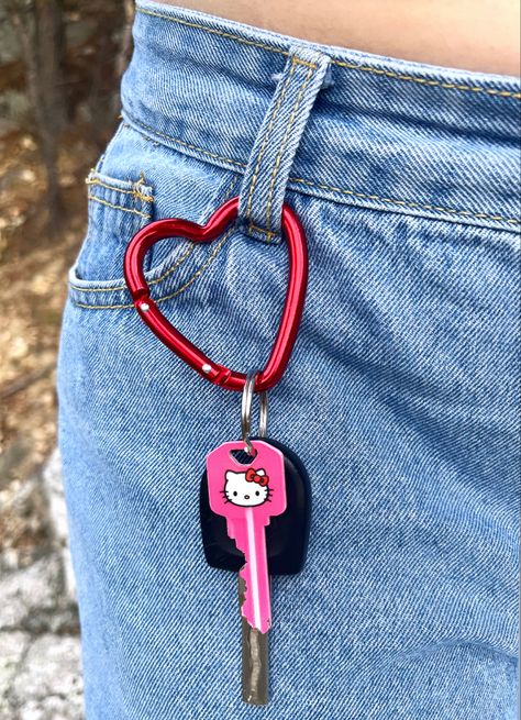 Heart Carabiner, I Love Your Face, Carabiner Keychain, Cute Car Accessories, Cute Cars, Magpie, Spending Money, Custom Shoes, Car Decor