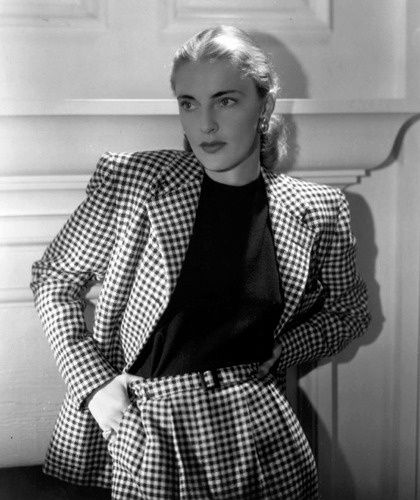 Slim Keith Slim Keith, Truman Capote, Cecil Beaton, Diana Vreeland, Costume Inspo, Katharine Hepburn, Lauren Bacall, Man Ray, Ernest Hemingway