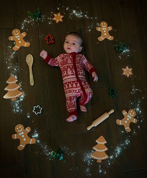 Baby Christmas Baking Photo, Gingerbread Photoshoot Baby, Christmas Baking Baby Photoshoot, Green Couch Christmas Photos, Baby Christmas Cookie Pictures, 9 Month Christmas Photos, Diy Baby Christmas Photoshoot, These Rolls Are Homemade Baby Picture, Diy Christmas Pictures Baby