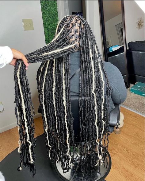 Faux Locks With Color, Black And White Soft Locs, Long Locs With Color, Fox Locs With Color, Long Distressed Locs With Color, Soft Locs Blonde And Black, Black And Blonde Locs Black Women, Soft Locs With Color In The Back, Soft Locs Color Ideas Black Women