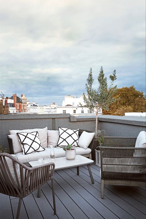 scandi cool #27 | Livingetc Klein Balkon Decor, Roof Terrace Design, Swedish Interiors, Terrasse Design, Balcony Ideas Apartment Outdoor, Rooftop Design, Balcony Ideas Apartment Indian, Small Balcony Decor, Terrace Design